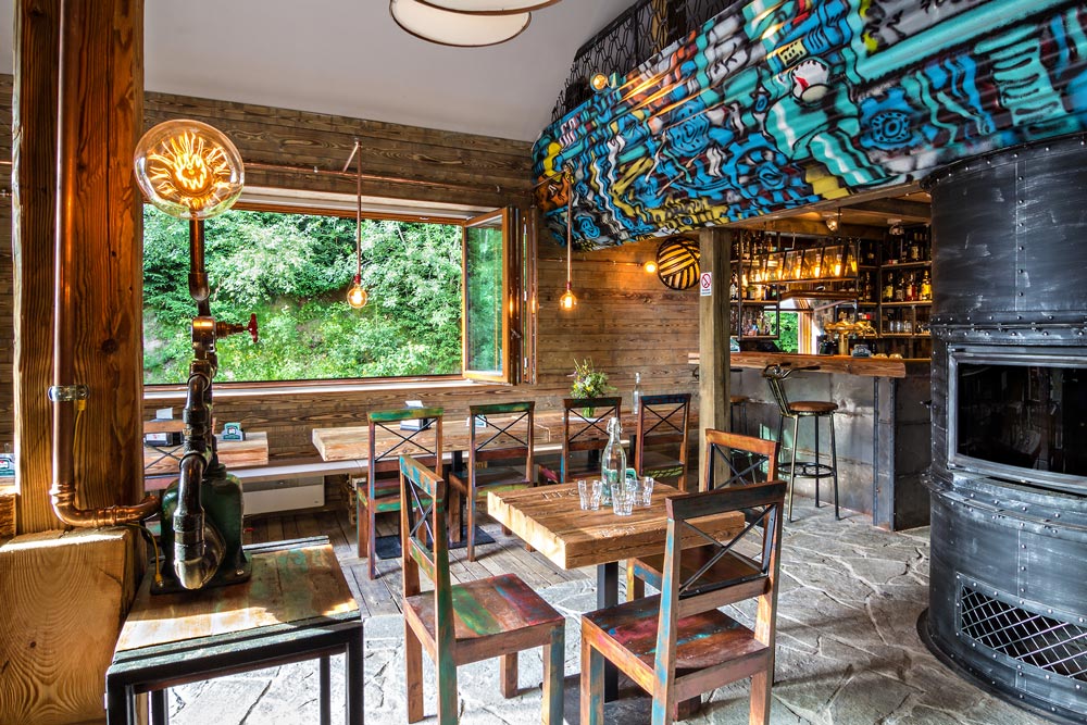 Restaurace